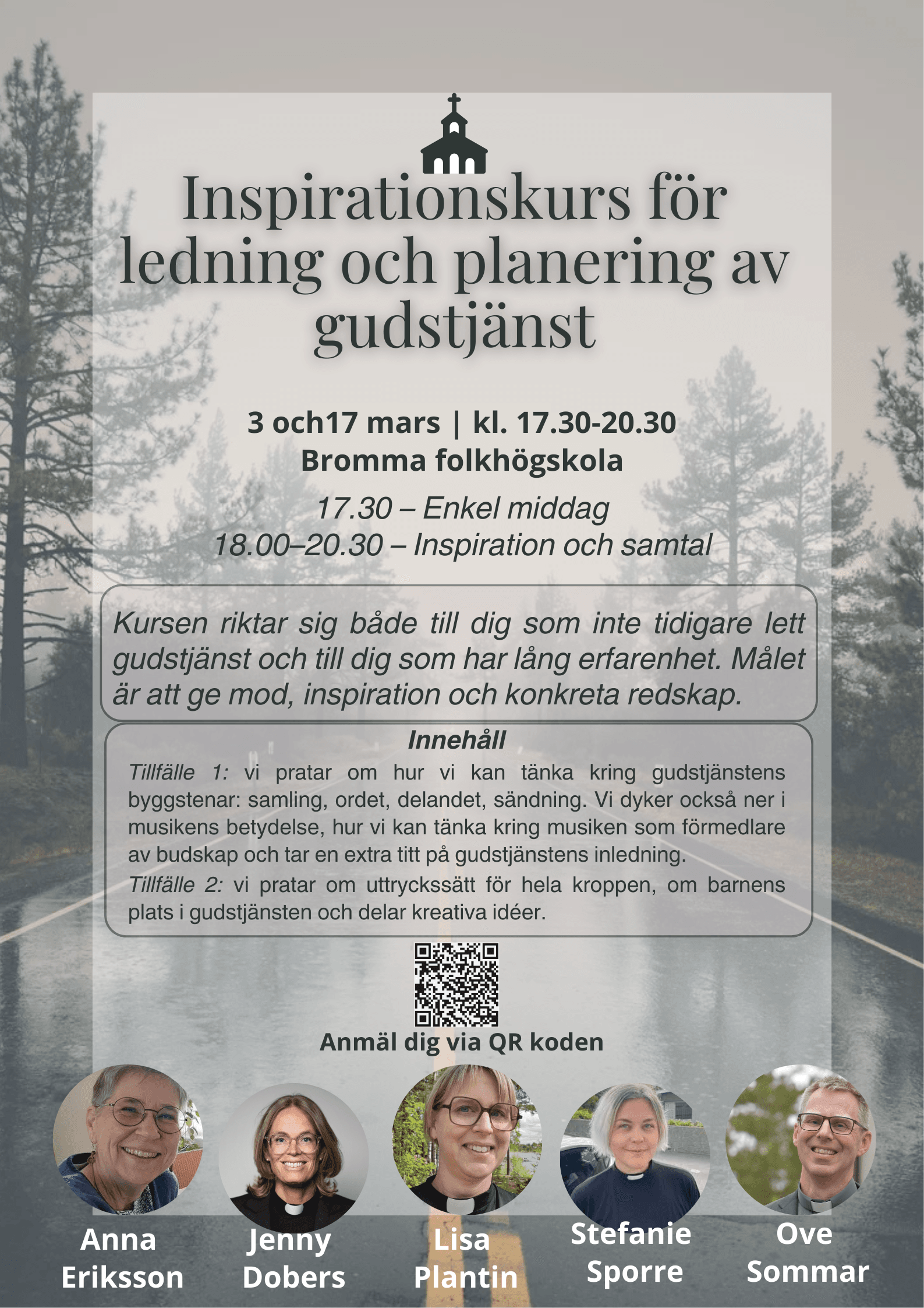 Bilväg med omkringliggande granar